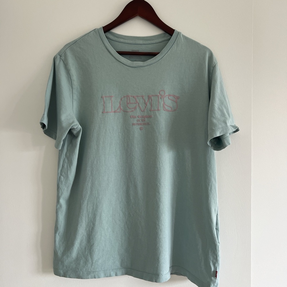 Levis dusty pastel pink and teal t shirt
